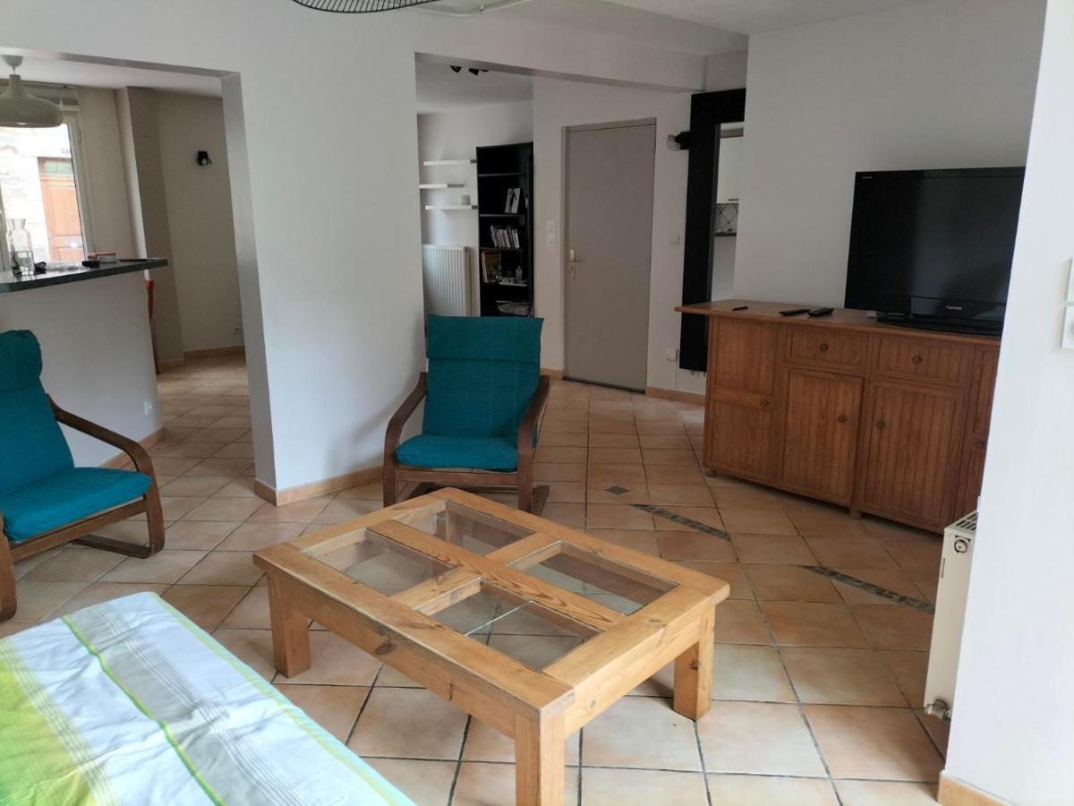 Appartement Au Centre Ville Avec Un Beau Jardin Prive Lannion Kültér fotó